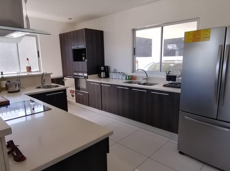 4 Bedroom Contemporary Home for Sale in Curridabat, San Jose. Property For Sale, Real Estate