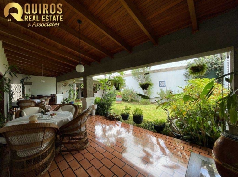 6 Car Garage Luxury Home in Alajuela. Property For Sale, Real Estate