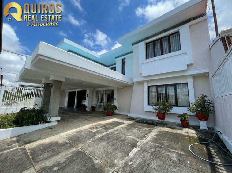 6 Car Garage Luxury Home in Alajuela. Property For Sale, Real Estate